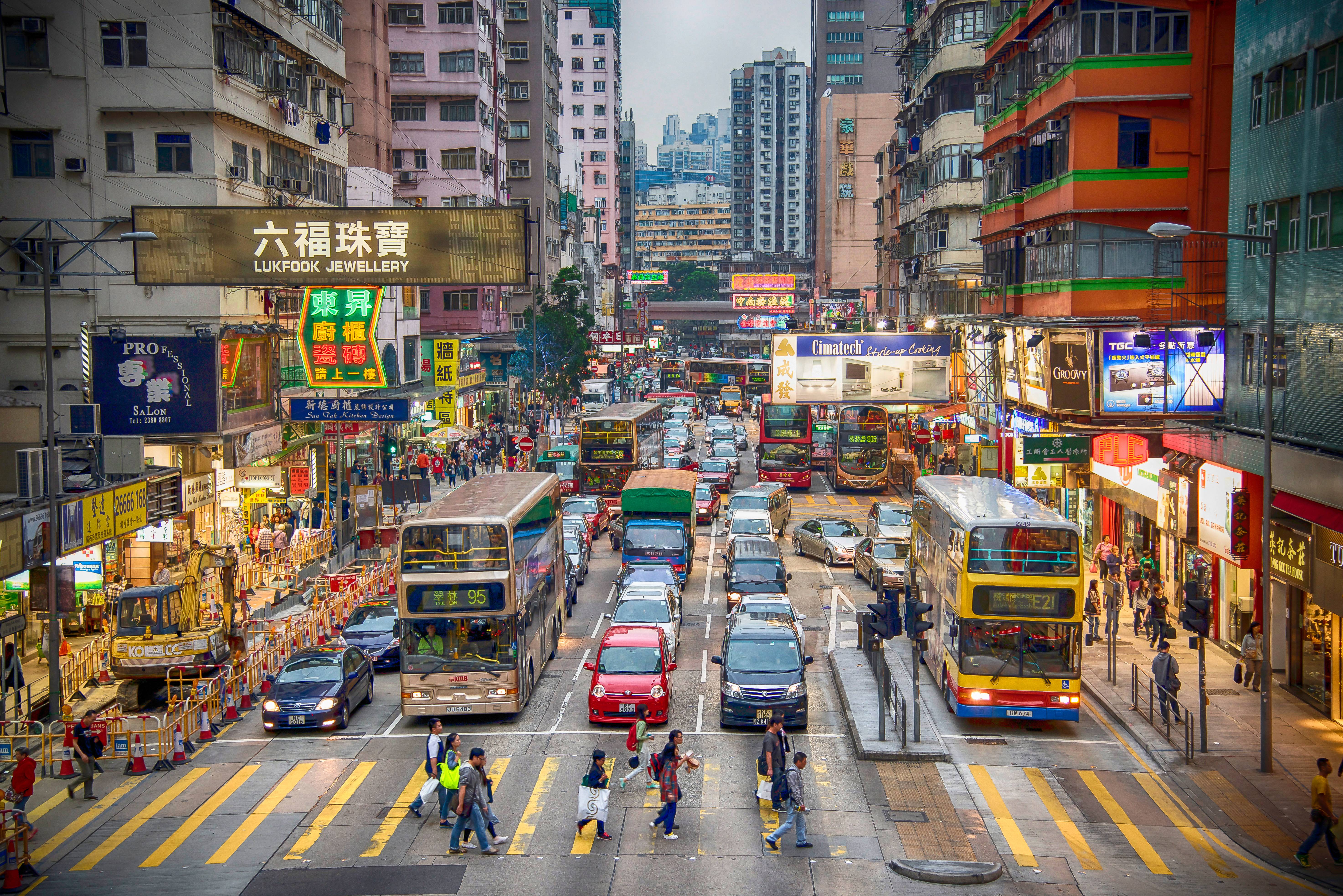 每月躺着领钱！内地人拿了香港身份后如何养老？内地社保怎么办？